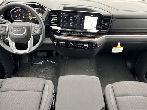 New 2026 GMC Sierra 1500 SLE w/ Preferred Package image 15