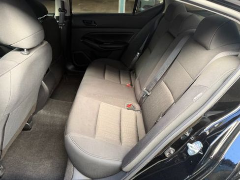 Used 2023 Nissan Altima 2.5 SV w/ SV Premium Package FWD image 14