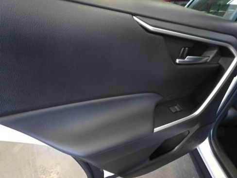 Used 2025 Toyota RAV4 XLE AWD/4WD image 14