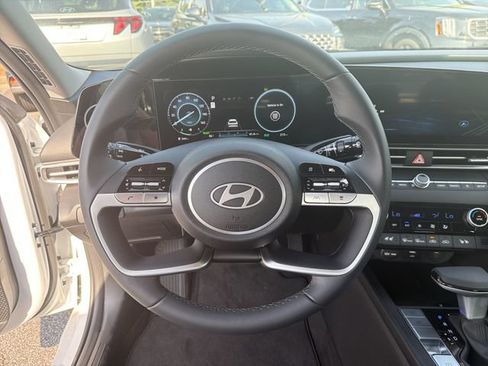New 2026 Hyundai Elantra Limited FWD image 25