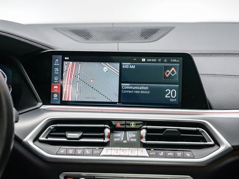 Used 2022 BMW X5 xDrive40i w/ Premium Package image 15