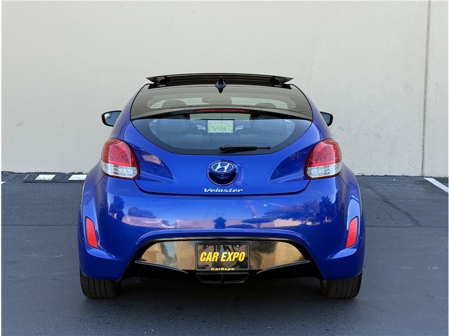 Used 2014 Hyundai Veloster w/ Style Package 02 FWD image 5