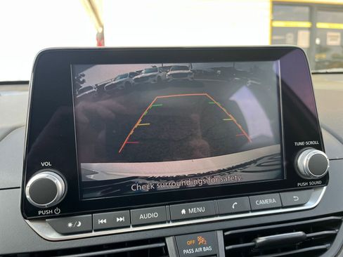 Used 2024 Nissan Altima 2.5 SV image 22