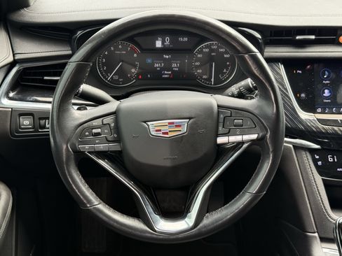 Used 2023 Cadillac XT6 Premium Luxury FWD image 16
