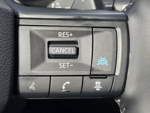 Used 2025 Nissan Rogue SV FWD image 22