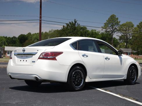 Used 2013 Nissan Altima 2.5 S FWD image 5