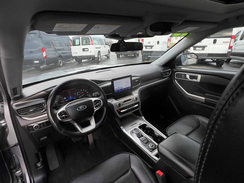 Used 2023 Ford Explorer XLT w/ Equipment Group 202A image 29