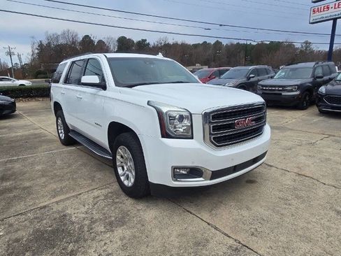 Used 2017 GMC Yukon SLT image 3