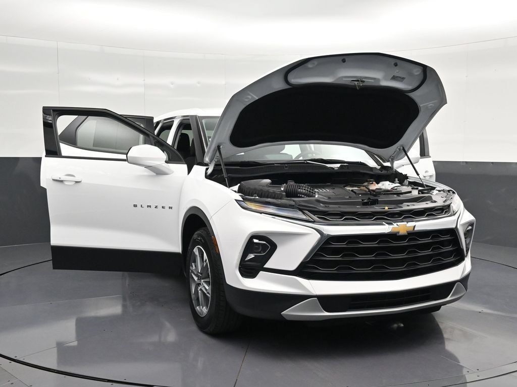 Used 2023 Chevrolet Blazer LT FWD image 36