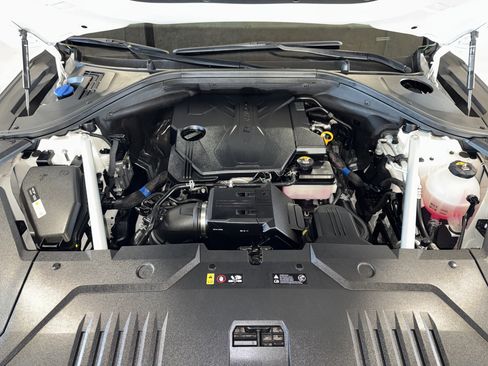 Used 2023 Genesis GV70 2.5T w/ Advanced Package image 35