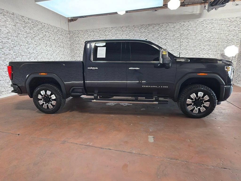 Used 2025 GMC Sierra 2500 Denali AWD/4WD image 8