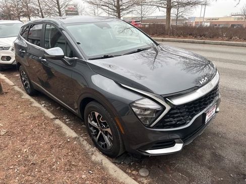Used 2023 Kia Sportage EX image 2