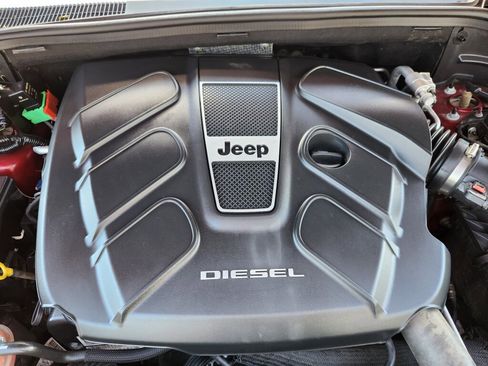 Used 2015 Jeep Grand Cherokee Summit w/ Skid Plate Group AWD/4WD image 16