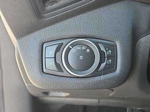 Used 2019 Ford Escape SEL image 21