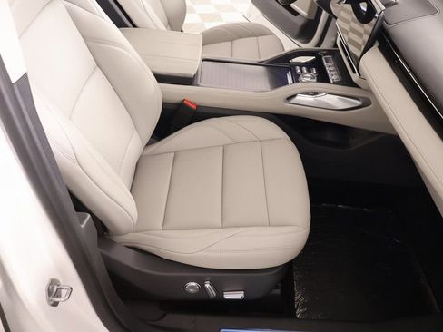 New 2026 Lincoln Nautilus Premier AWD/4WD image 13
