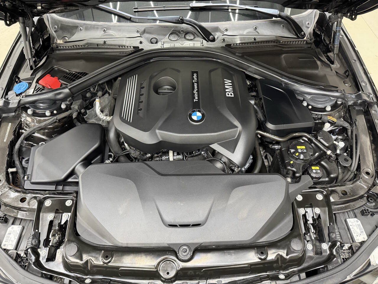 Used 2018 BMW 330i xDrive Sedan AWD/4WD image 7