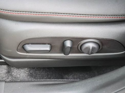 New 2026 Chevrolet Trax RS w/ Sunroof Package image 20