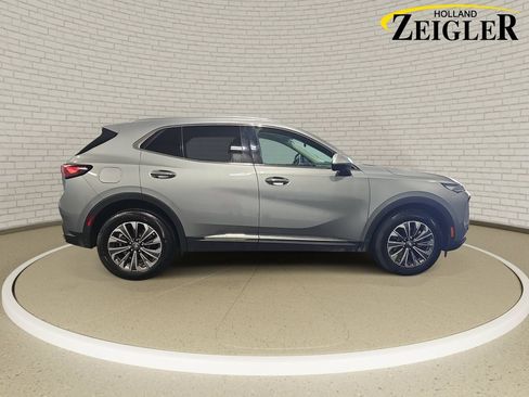 Used 2025 Buick Envision Preferred AWD/4WD image 4
