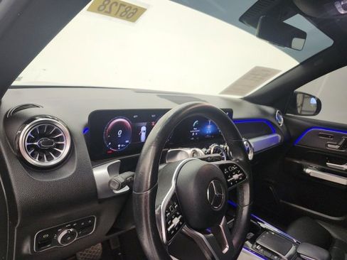 Used 2022 Mercedes-Benz GLB 250 image 12