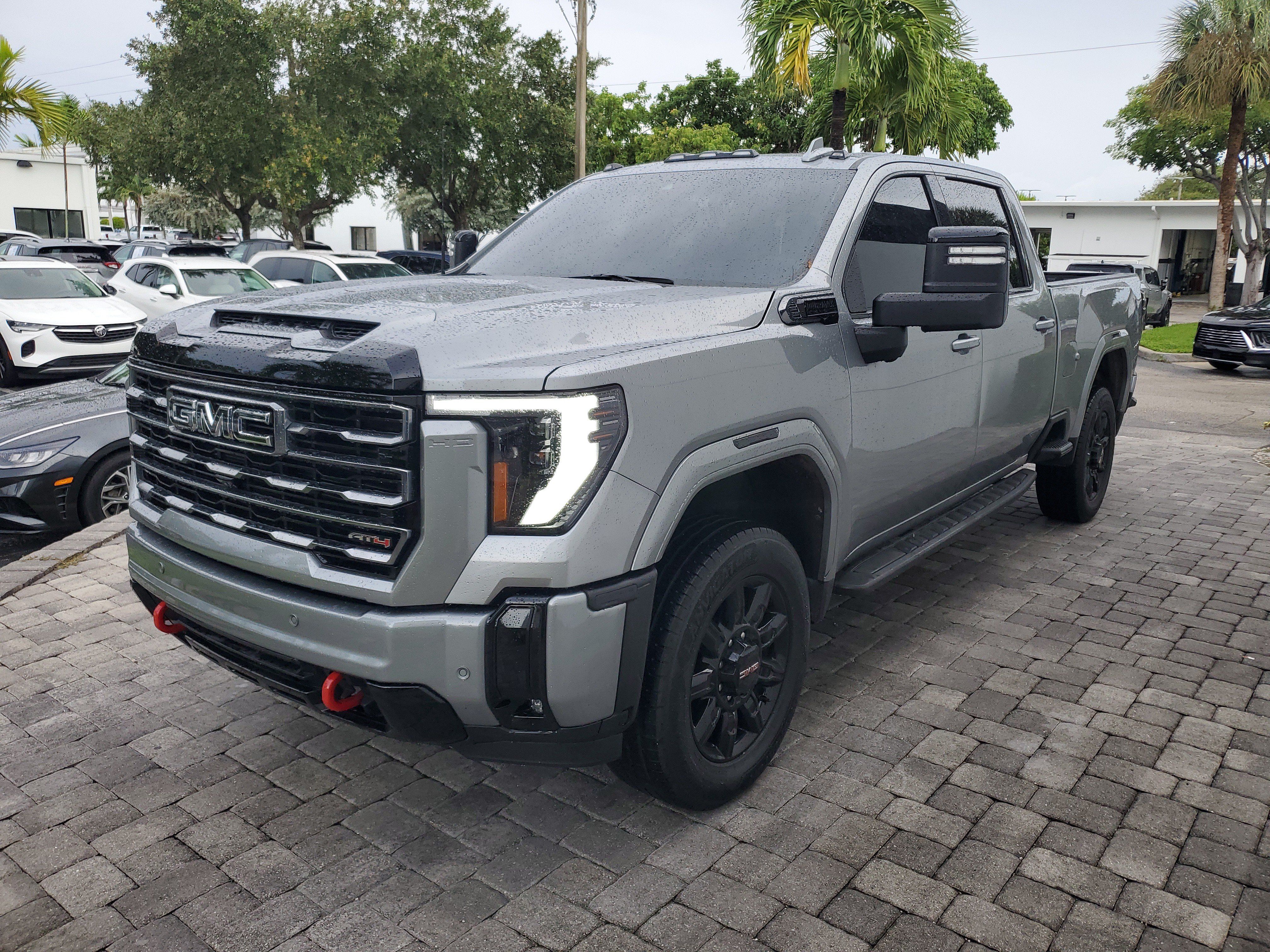 Used 2025 GMC Sierra 2500 AT4 w/ AT4 Premium Plus Package AWD/4WD image 3