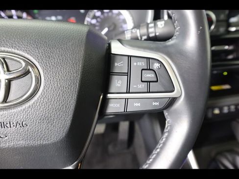 Used 2023 Toyota Highlander XSE image 23