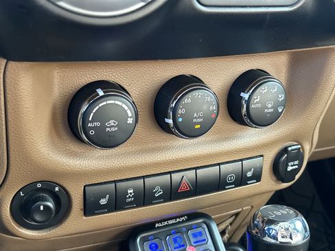 Used 2012 Jeep Wrangler Unlimited Sahara w/ Trailer Tow Group image 21