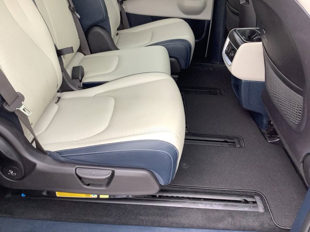 Used 2025 Kia Carnival SX Prestige FWD image 22