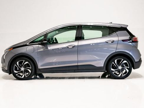 Used 2023 Chevrolet Bolt LT FWD image 28