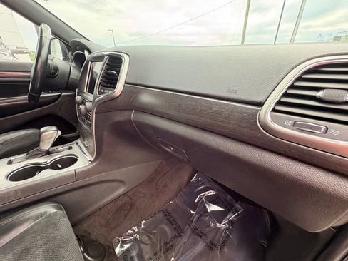Used 2018 Jeep Grand Cherokee Altitude AWD/4WD image 24