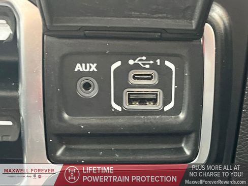 Used 2021 Jeep Wrangler Unlimited Sahara image 6