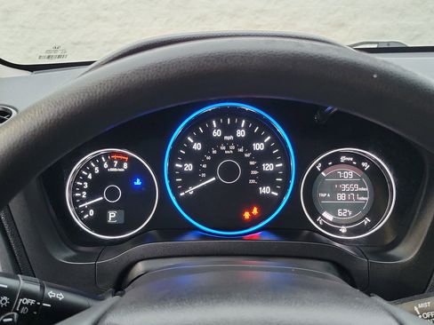 Used 2018 Honda HR-V EX image 9