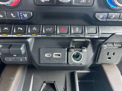 Used 2020 GMC Sierra 1500 SLT w/ SLT Convenience Package AWD/4WD image 18