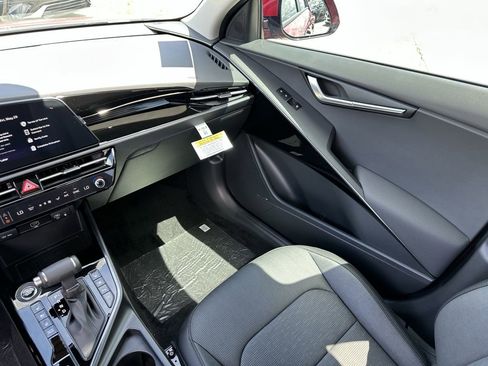 New 2026 Kia Niro FWD image 11
