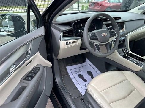 Certified 2022 Cadillac XT5 Premium Luxury image 15