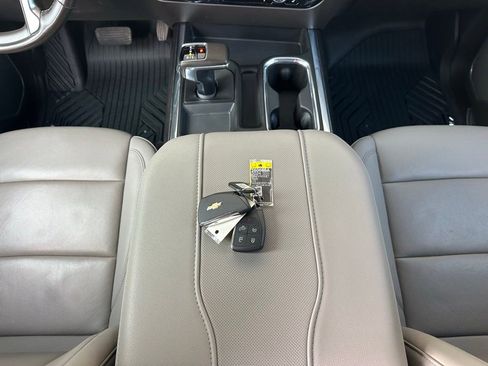 Used 2024 Chevrolet Silverado 1500 LTZ AWD/4WD image 21