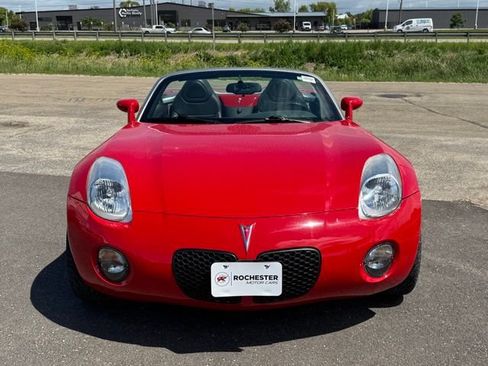 Used 2006 Pontiac Solstice Convertible w/ Premium Package RWD image 34
