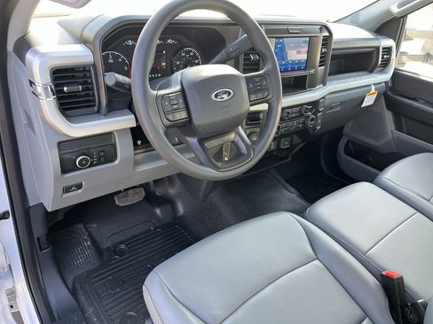 New 2025 Ford F550 4x4 Regular Cab Super Duty image 4