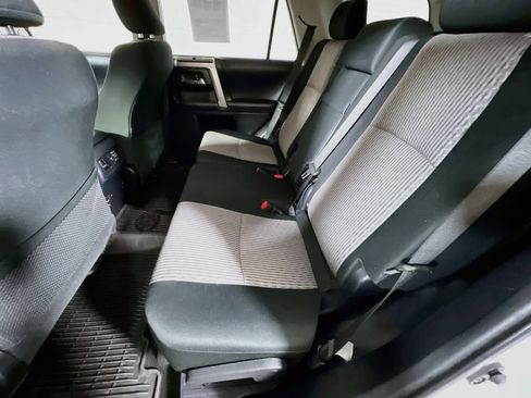 Certified 2018 Toyota 4Runner SR5 AWD/4WD image 21