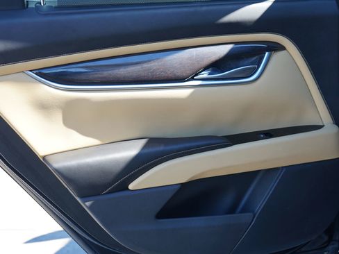 Used 2013 Cadillac XTS Premium image 35