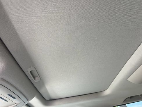 Used 2018 Chevrolet Suburban Premier AWD/4WD image 28