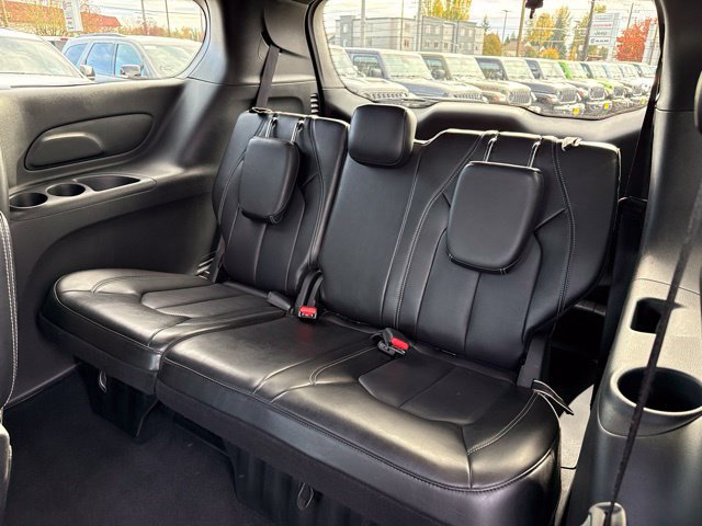 Used 2025 Chrysler Pacifica Select FWD image 18