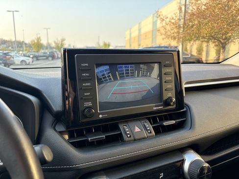 Used 2022 Toyota RAV4 XLE Premium image 25