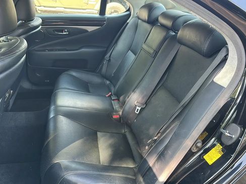 Used 2014 Lexus LS 460 AWD w/ Comfort Package image 18