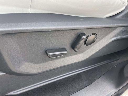 Certified 2025 Ford Expedition Platinum image 23