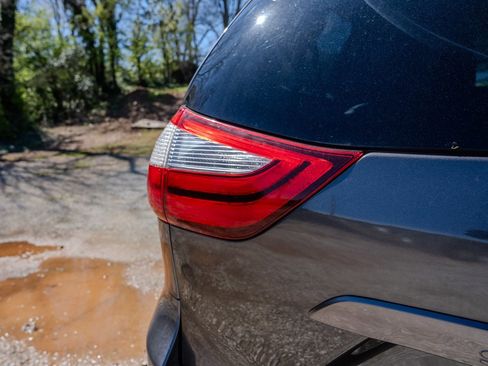 Used 2015 Toyota Sienna LE image 10