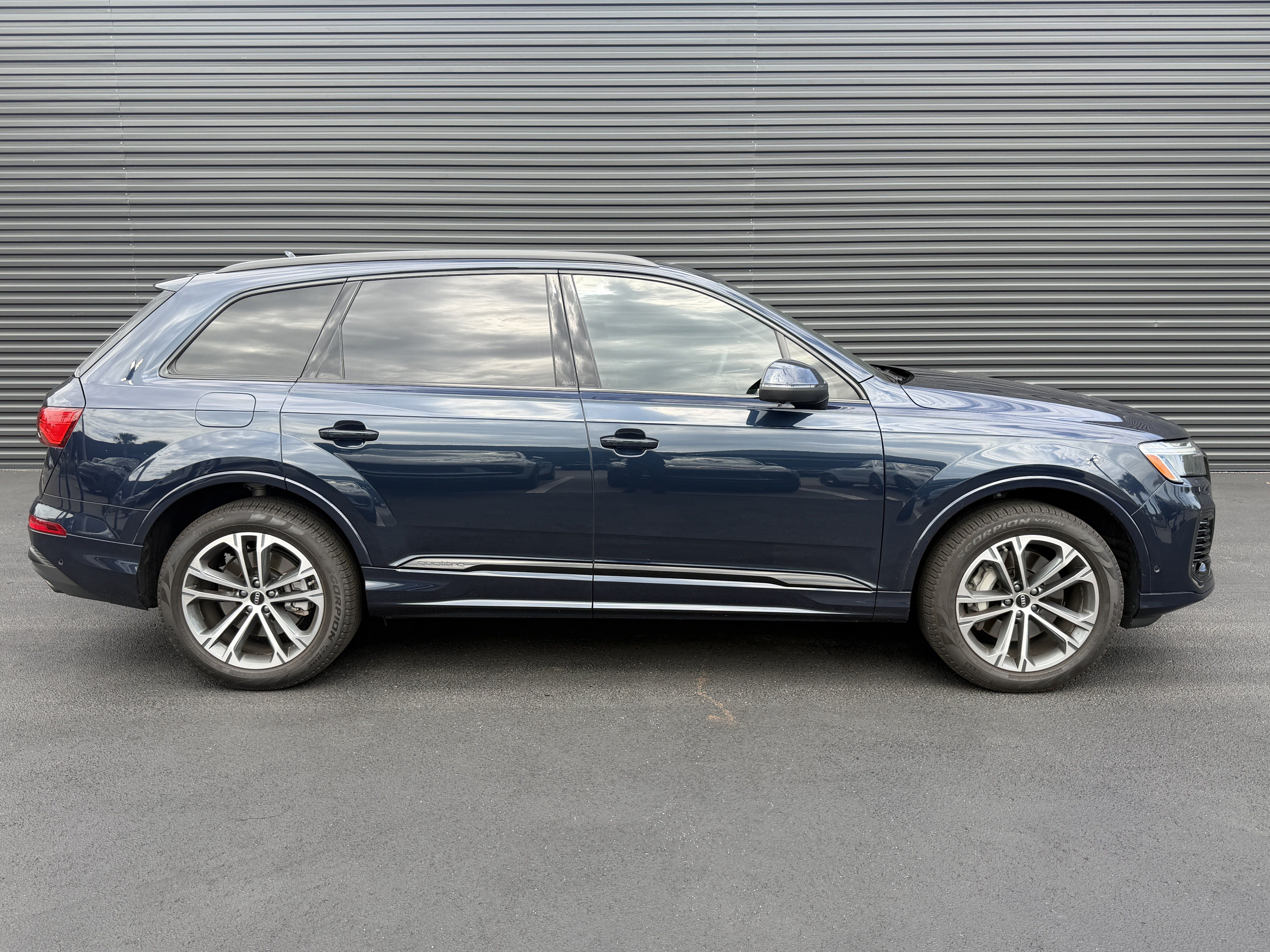Used 2025 Audi Q7 2.0T Premium Plus AWD/4WD image 8