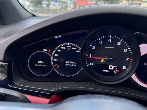 Used 2020 Porsche Cayenne AWD/4WD image 6