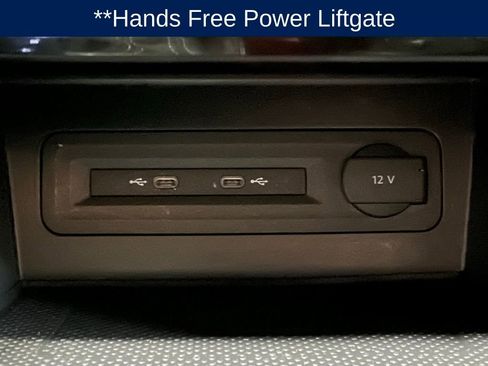 Used 2023 Volkswagen Atlas Cross Sport SE w/ Panoramic Sunroof Package image 13