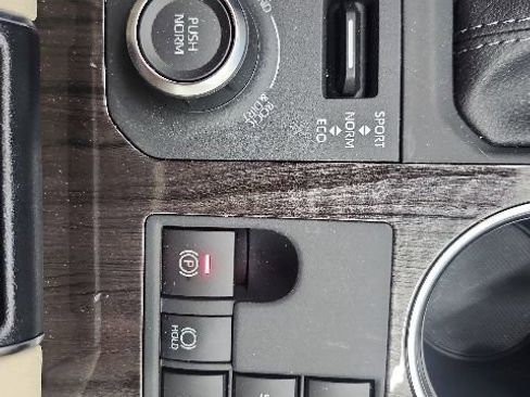 Used 2025 Toyota Highlander Limited AWD/4WD image 70