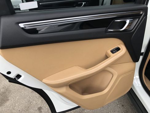 Used 2016 Porsche Macan S image 15